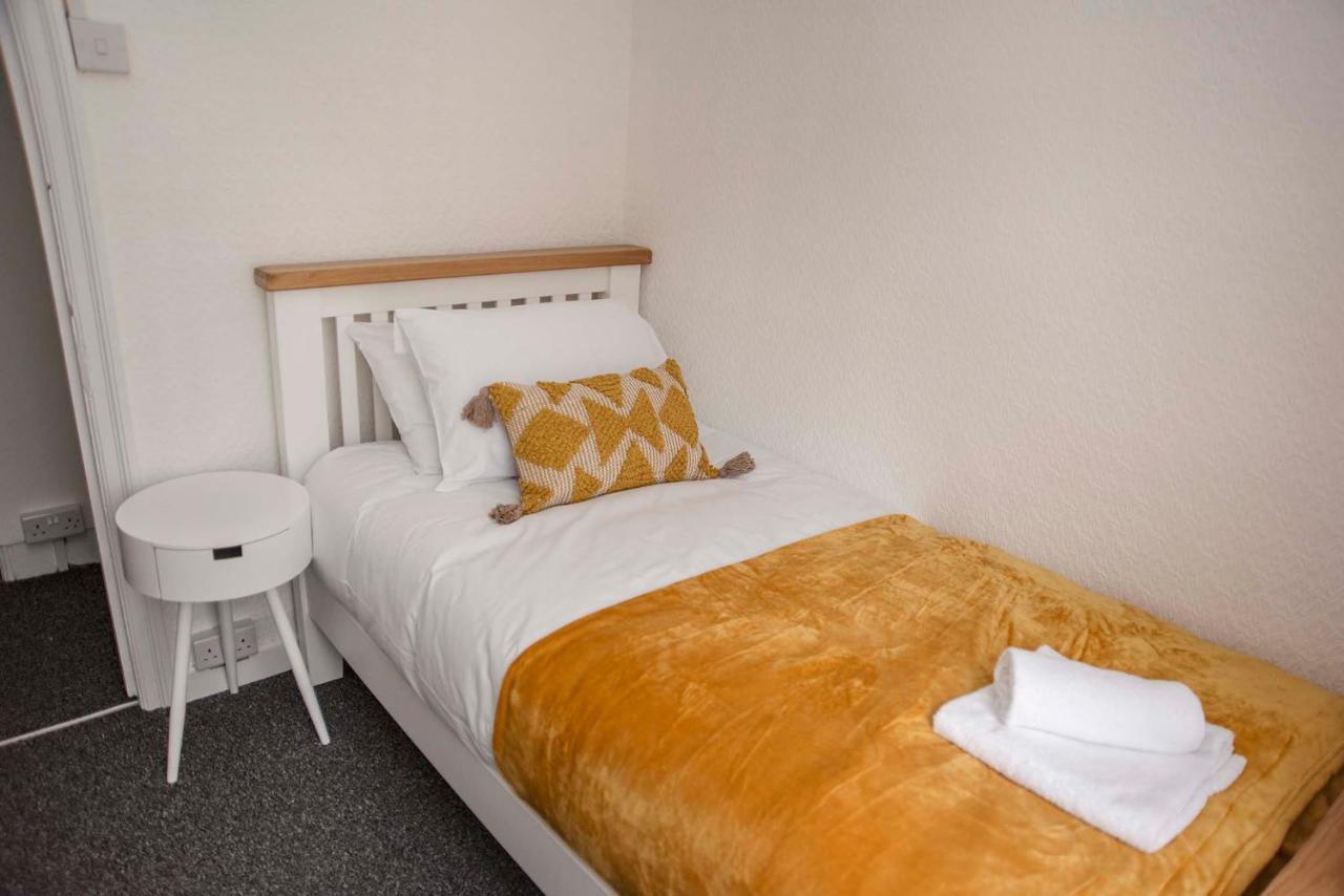 Villa Six Bells Retreat Abertillery Esterno foto