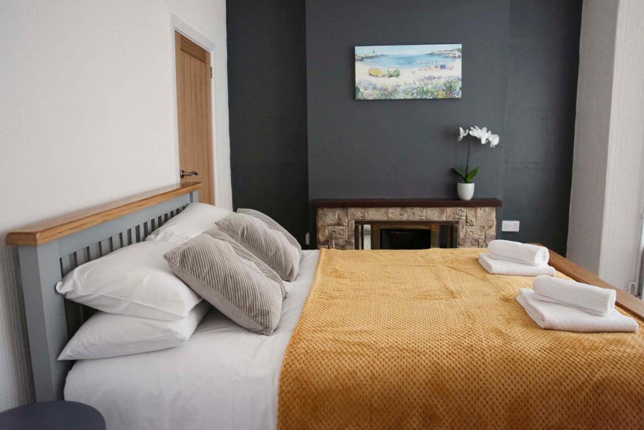 Villa Six Bells Retreat Abertillery Esterno foto