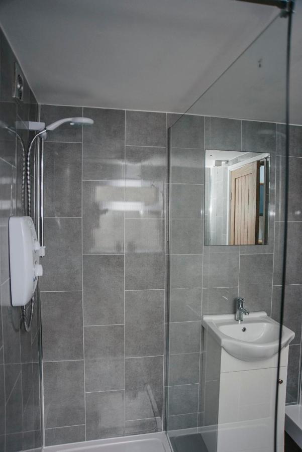 Villa Six Bells Retreat Abertillery Esterno foto
