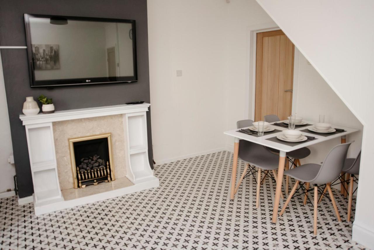 Villa Six Bells Retreat Abertillery Esterno foto