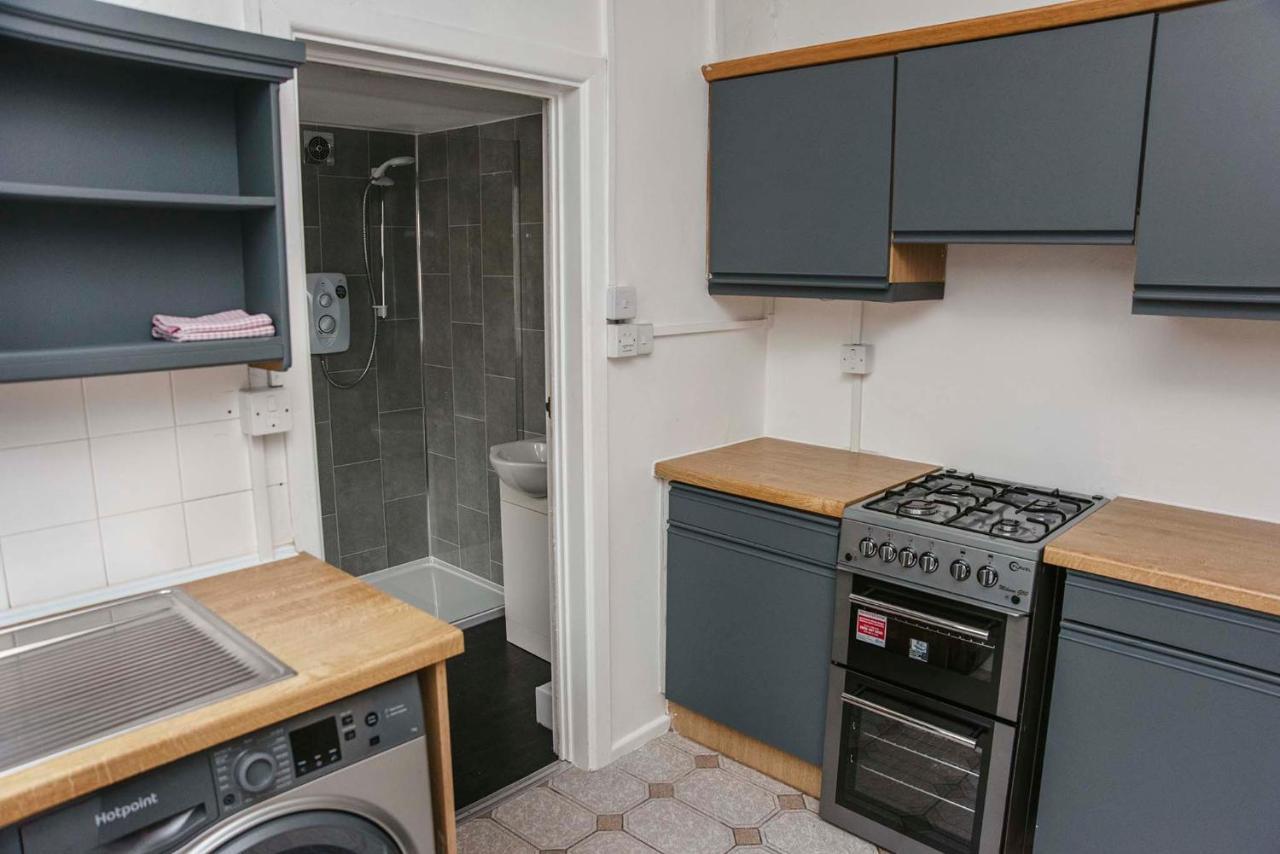 Villa Six Bells Retreat Abertillery Esterno foto