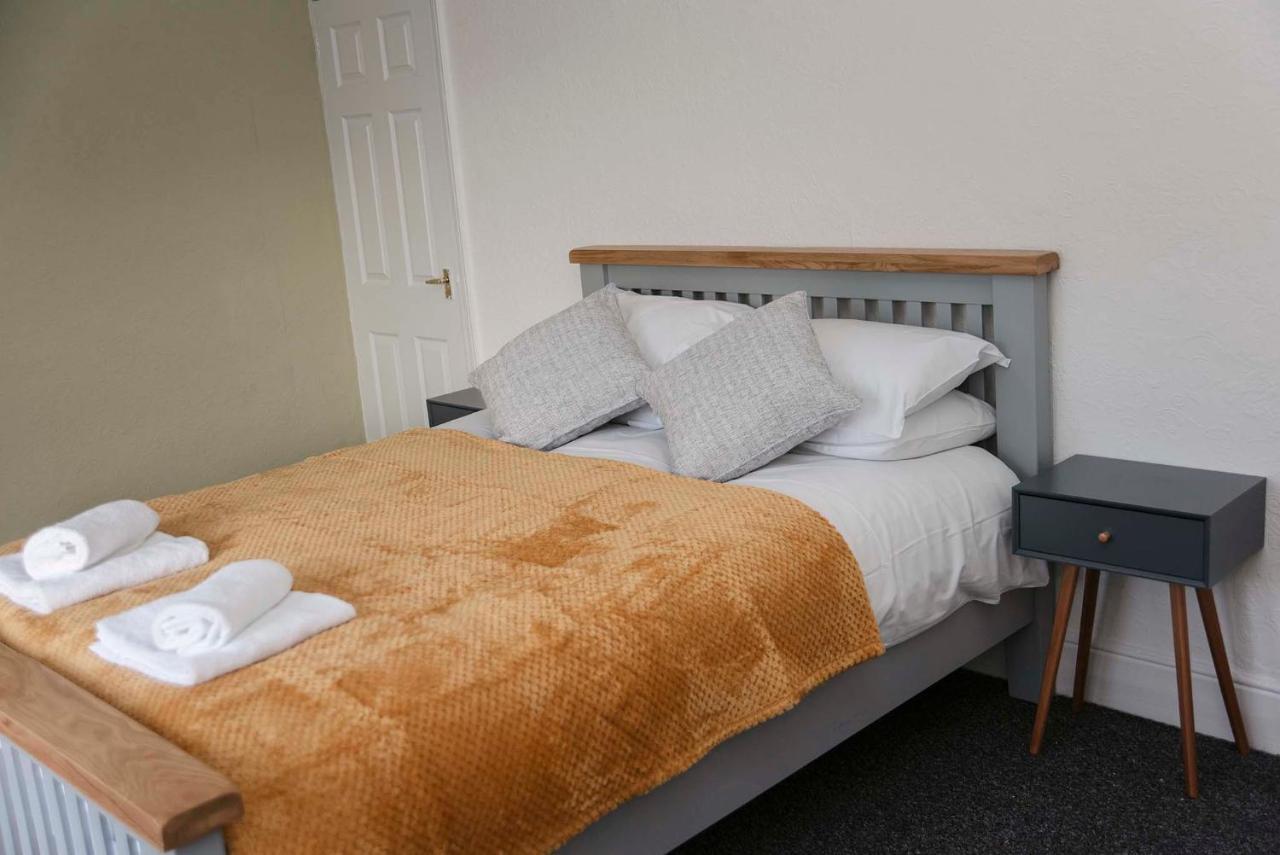 Villa Six Bells Retreat Abertillery Esterno foto