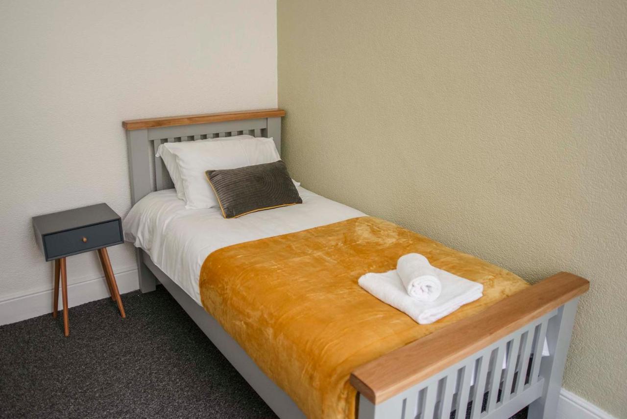 Villa Six Bells Retreat Abertillery Esterno foto