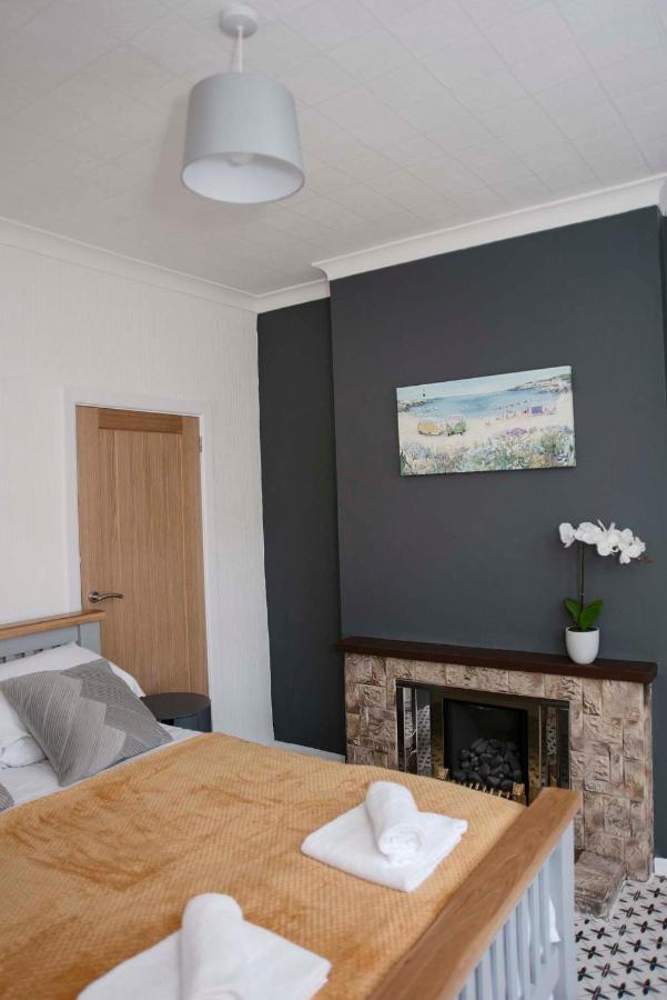 Villa Six Bells Retreat Abertillery Esterno foto