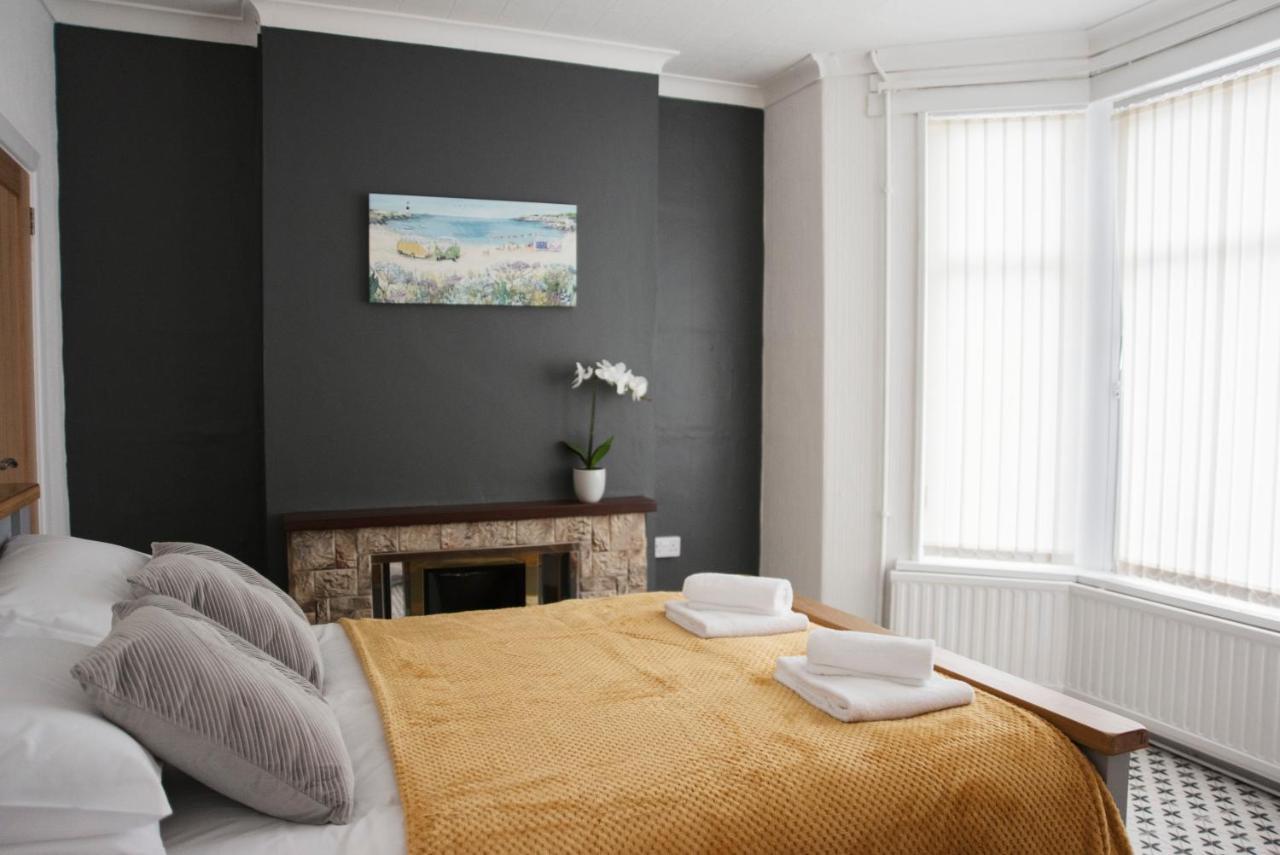 Villa Six Bells Retreat Abertillery Esterno foto